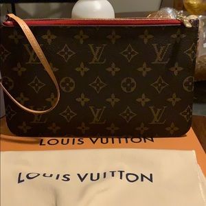 LV Wristlet-Price is Firm
